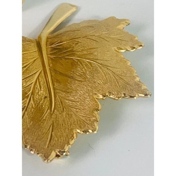 Vintage 60s SARAH CONVENTRY Gold-Tone LEAF with Faux Pearl Brooch - Picture 4 of 8
